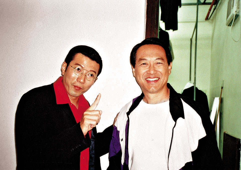 于洋在1998年獲好友薛家燕邀請，返無線拍《真情》，當時他從加國返港，也有特別問准太太。
