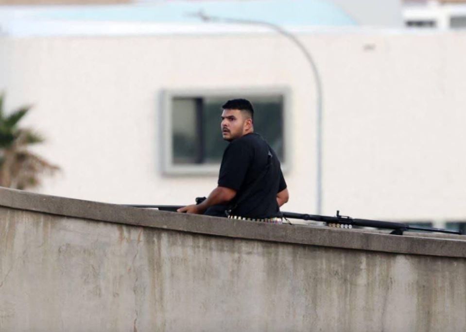 槍手阿克拉姆被指與IS有聯繫。X@ghatotkach00