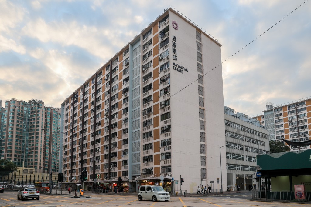 整個重建期數由三期縮減至兩期， 而遷置所有居民的時間則由14年大大縮減至7年。何家豪攝