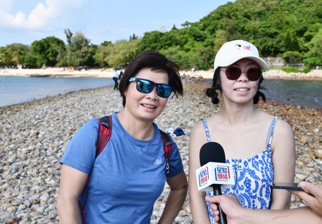 何小姐（右）直言不應該拿走海洋生物，形容這種破壞生態行為本質上就是「做錯嘢」。