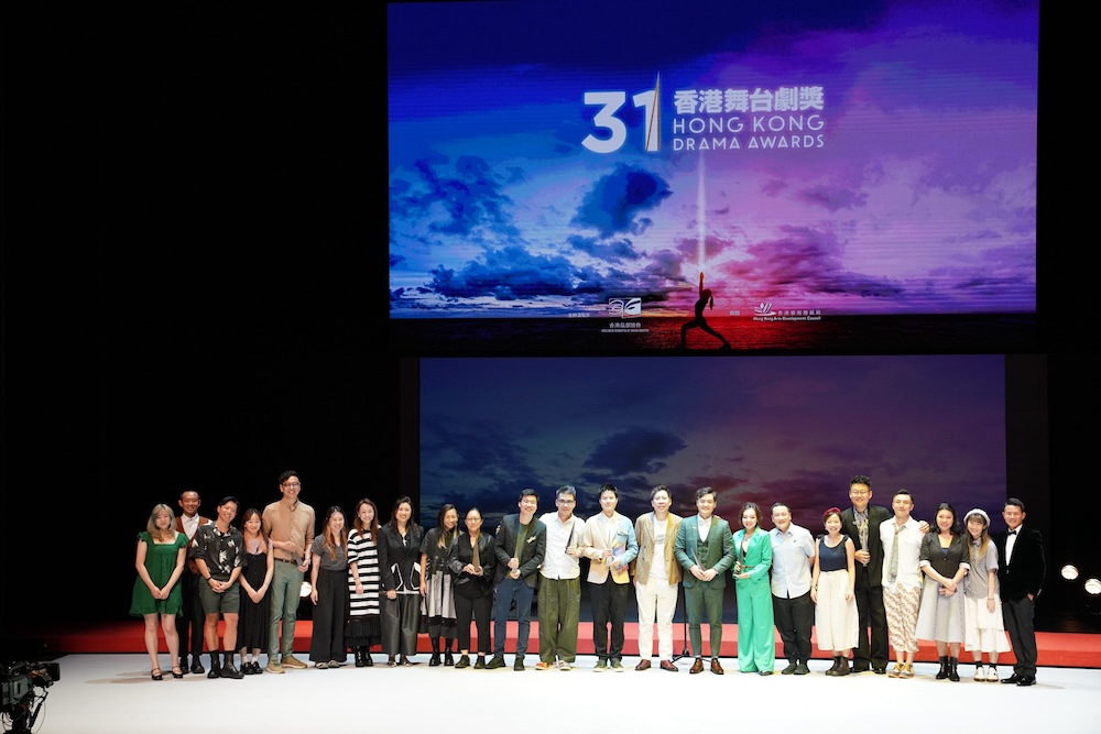 香港原創粵語音樂劇《大狀王》去年公演，空前成功，橫掃十獎。