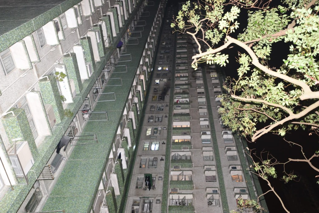 現場為康柏苑榮柏閣13樓一單位。