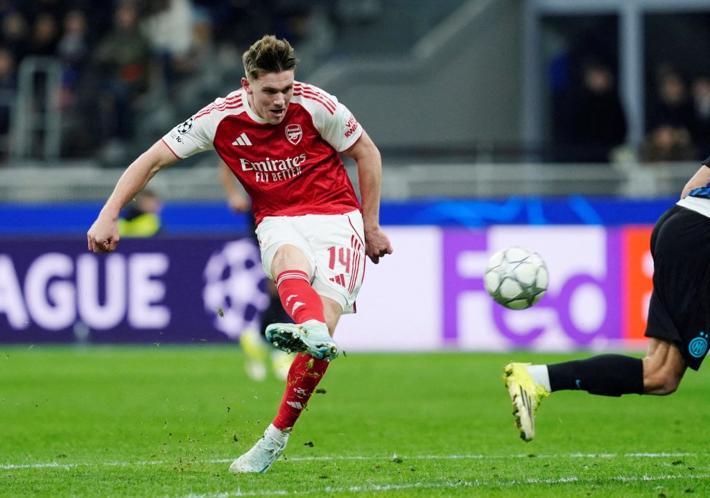 約基利斯為阿仙奴射入奠勝球。路透社