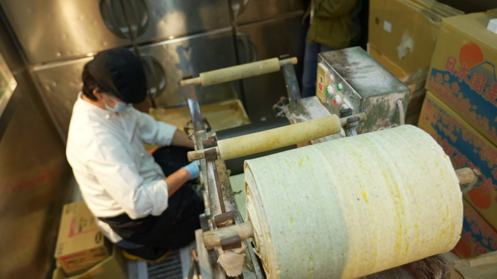 原味小麥麵、黑胡椒麵之外，還有一款是按時令而做的麵，有時是咖啡、檸檬、柚子、薄荷味。