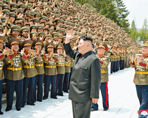 金正恩上月於平壤會見北韓官兵。