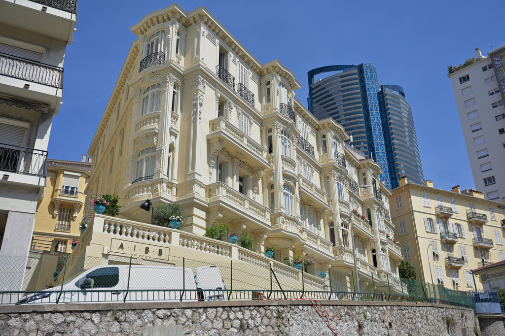 案發地點位於摩納哥靠近法國邊境的奢華豪宅「太陽宮」（Sun's Palace）。美聯社