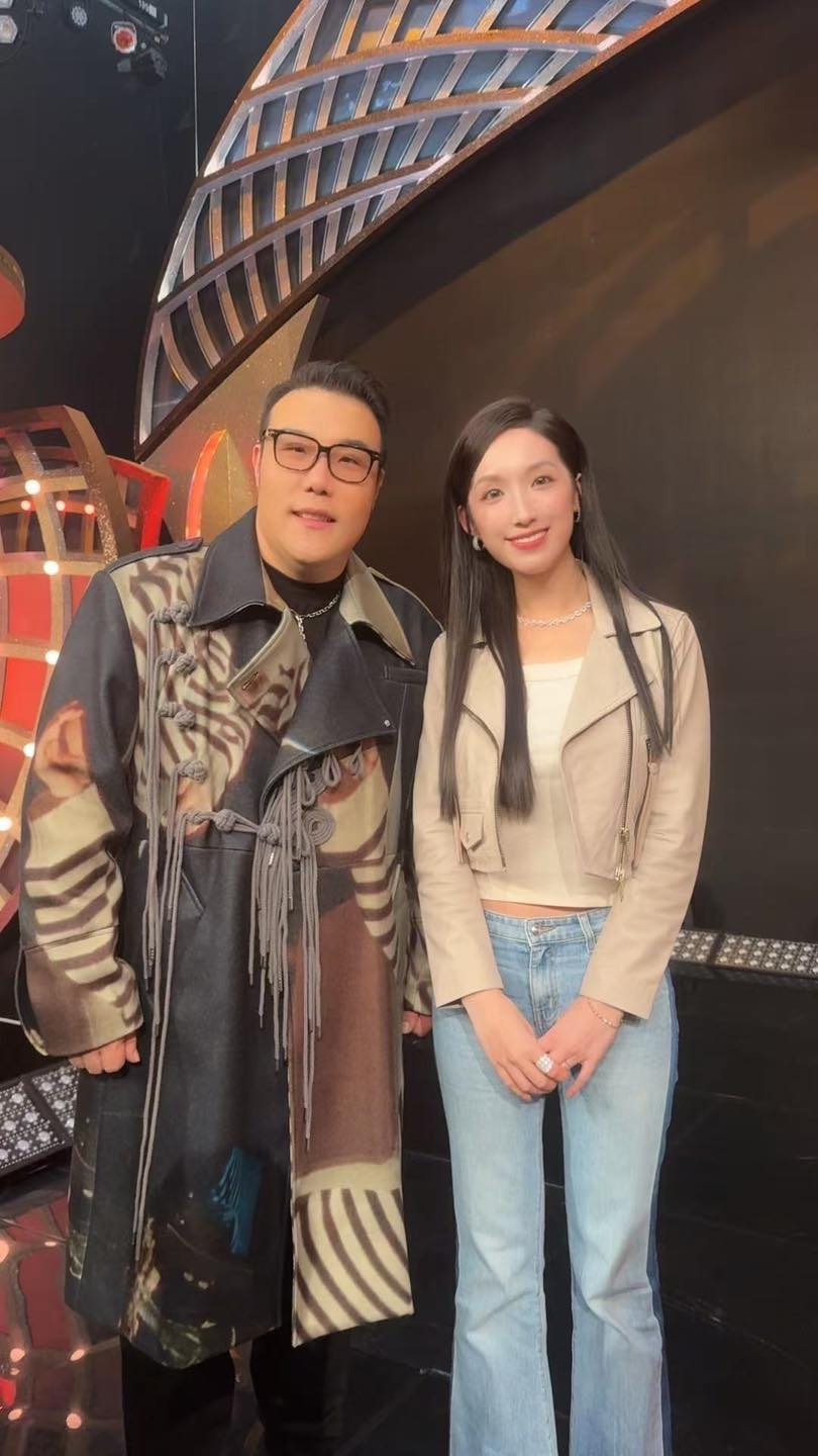 劉洋未曾參加過比賽,反而曾組樂隊唱歌。 劉洋未曾參加過比賽,反而曾組樂隊唱歌。