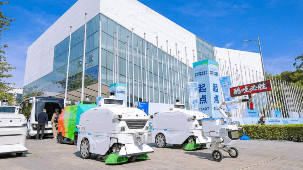 酷哇科技在專項競賽的公園廣場賽道、輔道賽道、人行道非機動車道賽道中均斬獲第一名。