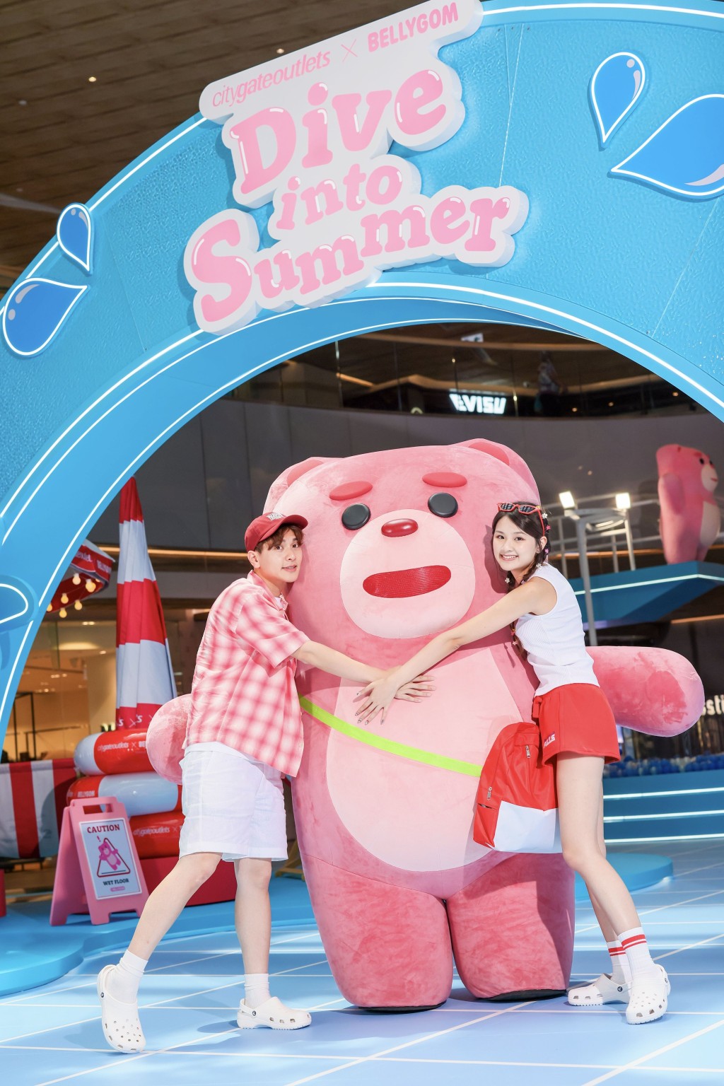 BELLYGOM於8月30日換上全新夏日造型亮相東薈城名店倉與大家互動。
