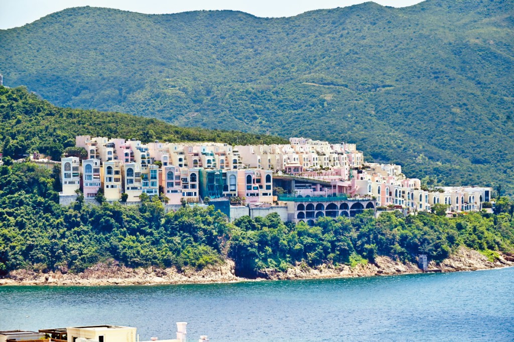 大潭紅山半島第5座一個中層A單位,新近以4470萬連車位易手。