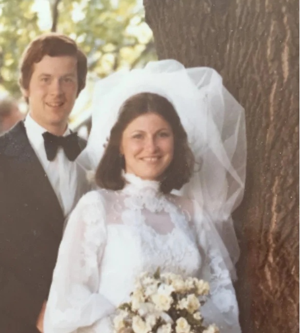 莊德利與妻子哈克特於1978年結婚。Twitter