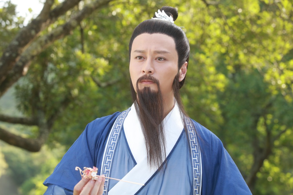 東閔在《本尊就位》中飾演神仙「呂洞賓」。