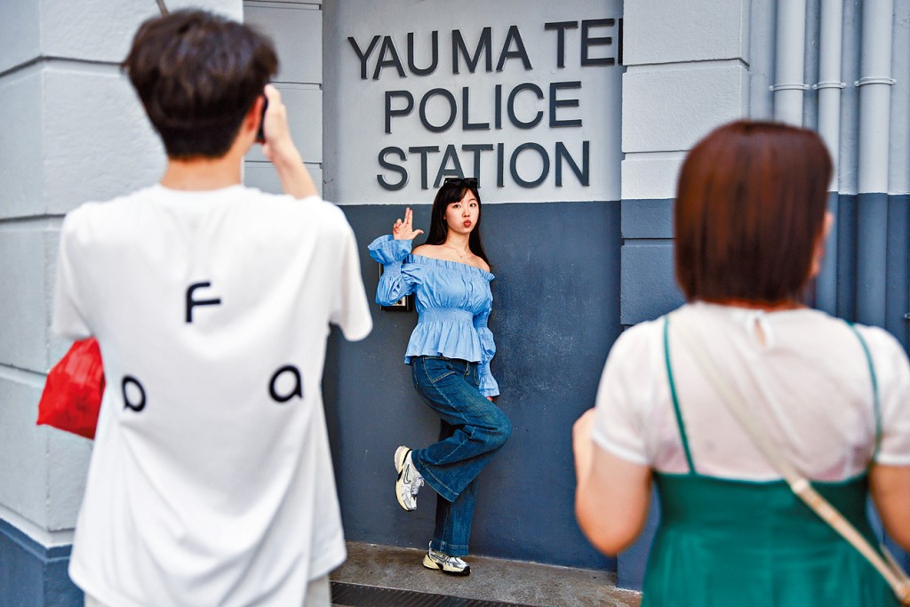 羅淑佩表示，對新春假期訪港旅客按年增加感到樂觀，有信心今年全年訪港旅客突破5000萬人次。