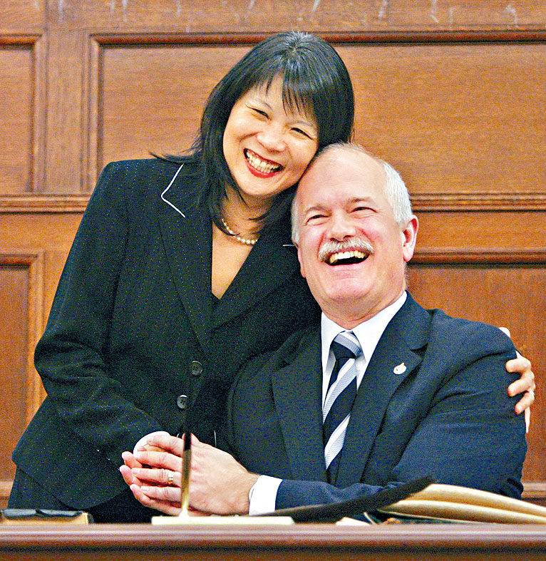 邹至蕙与亡夫林顿摄于2006年。