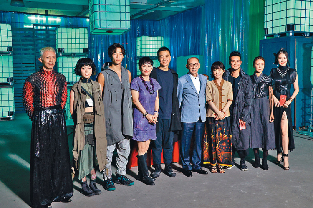 ■楊受成(右五)親臨打氣。