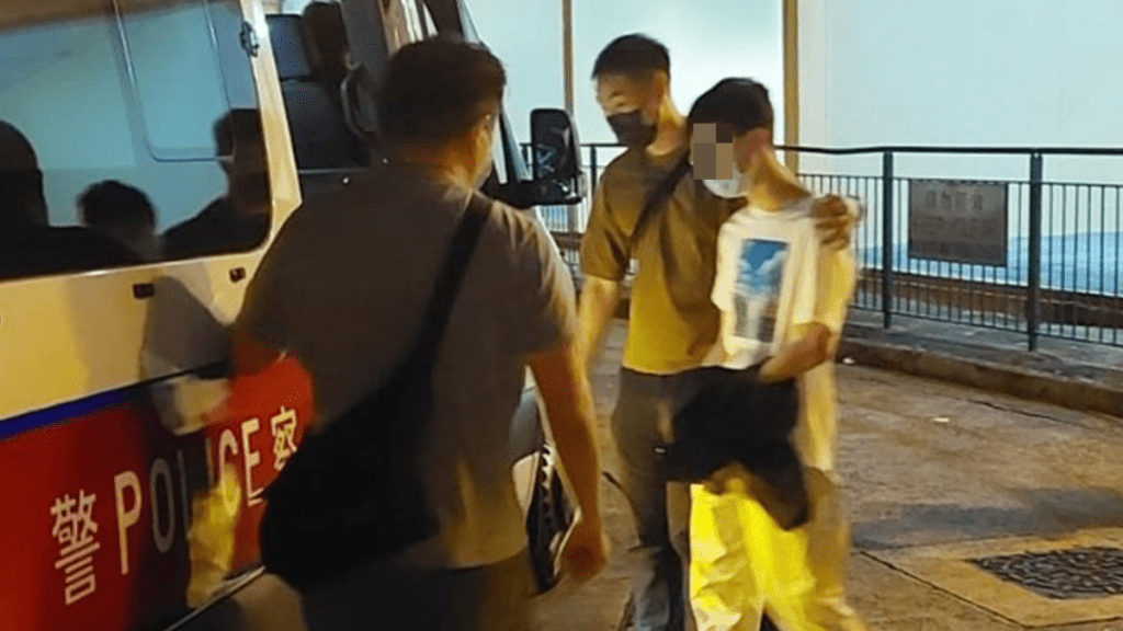 警方拘捕一名18歲本地男子,涉嫌遊蕩。