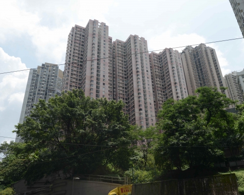 北角富澤花園中層三房1100萬易手。