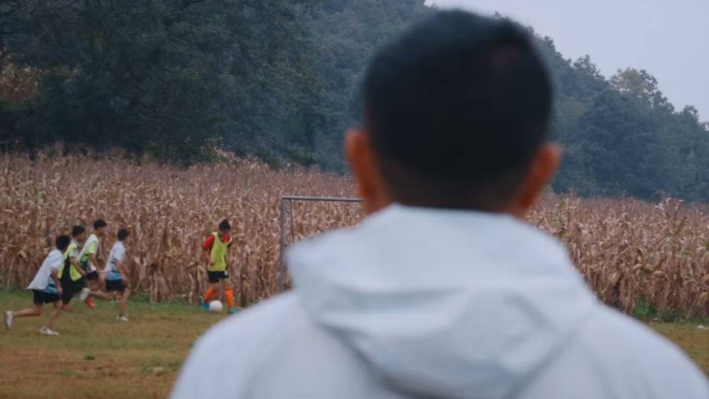 歐陽謙憑「以體樹人」，帶領母校由全縣排名十一，升至第四名。抖音＠阿里公益