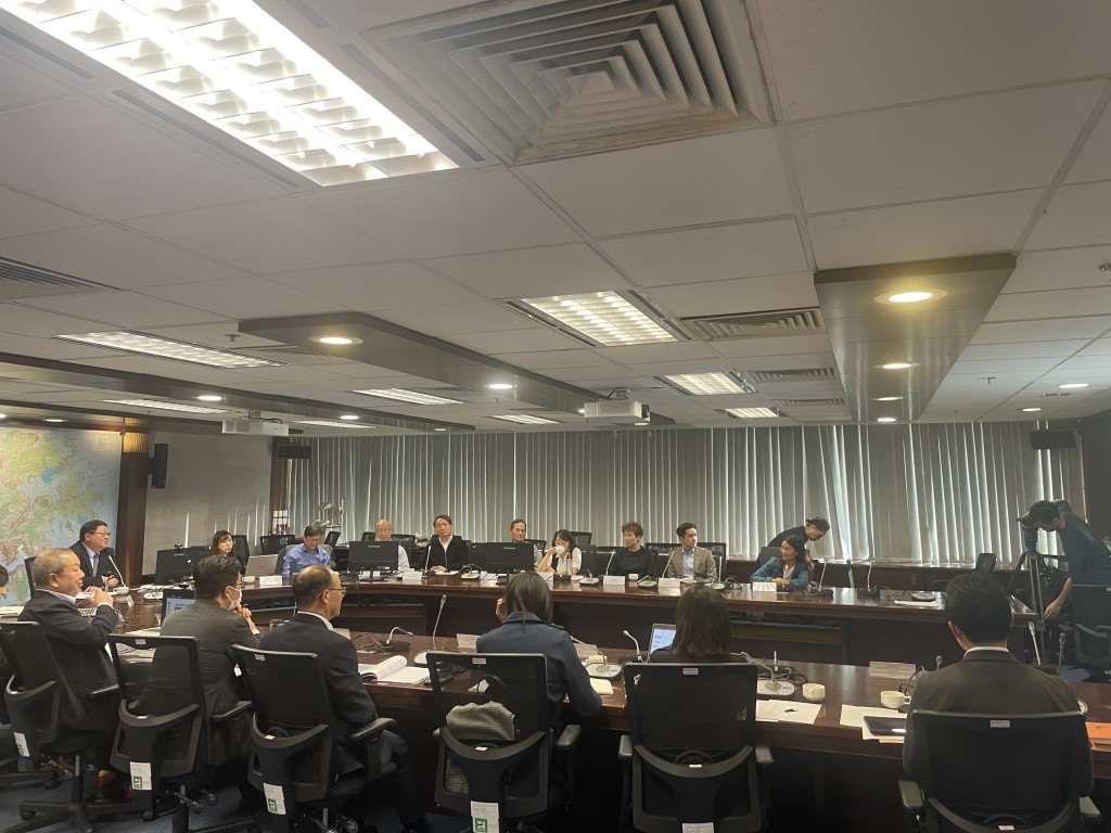 有委員建議,加強大鵬灣附近本地村民的宣傳工作,提升他們對海灣的認同感和自豪感。蔡思宇攝 有委員建議,加強大鵬灣附近本地村民的宣傳工作,提升他們對海灣的認同感和自豪感。蔡思宇攝