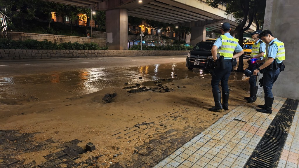 警員到場封鎖現場。徐裕民攝 警員到場封鎖現場。徐裕民攝