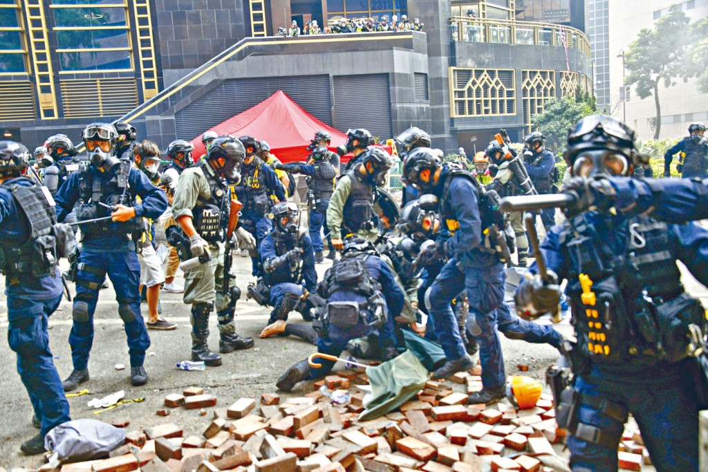 去年十一月十八日理大一帶騷亂，警方拘捕涉案人士。