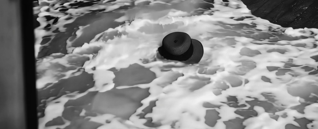 曹澍最新艺术项目参展香港巴塞尔，探讨摄影术、AI扩散模型技术与亡灵之间的隐秘关系。受访者提供