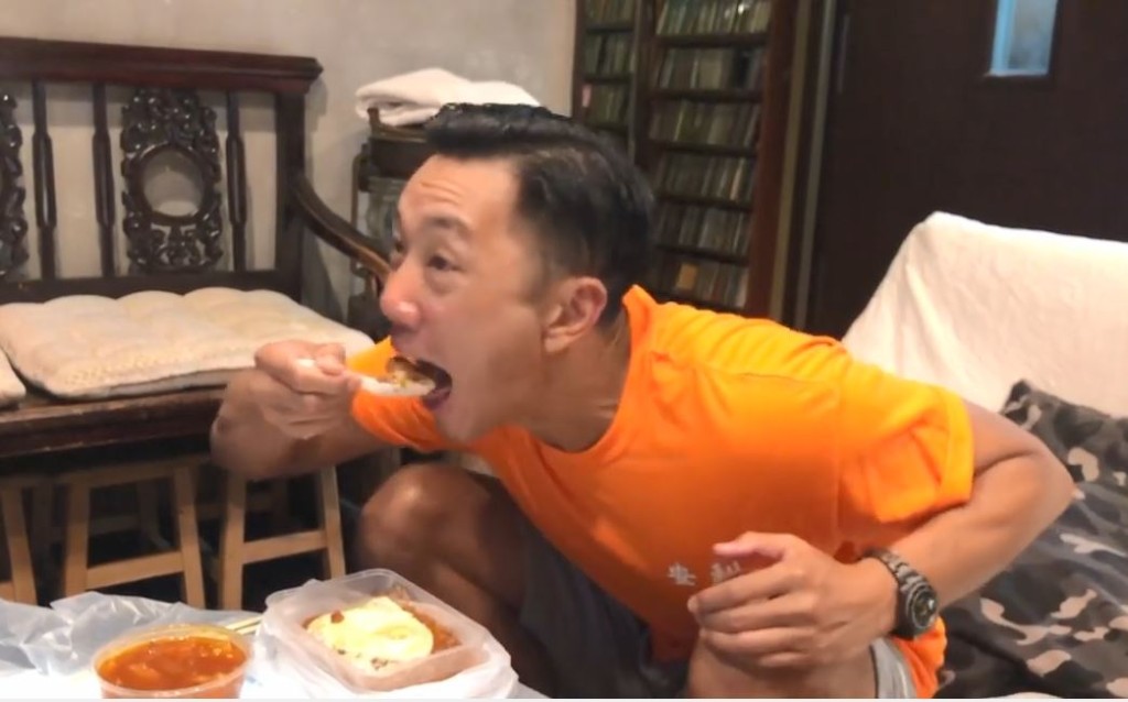 睇佢食得幾開心,嗱佢食嘞。