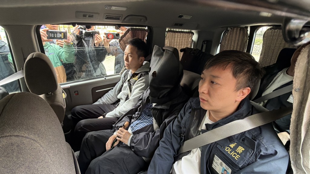 68歲被捕工程顧問被押返沃泰街8號搜屋。梁國峰攝