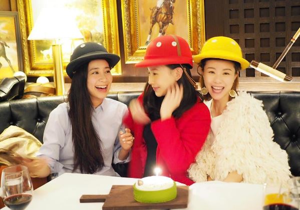 Kary笑Stephy帶帽後似Lego man。Kary IG