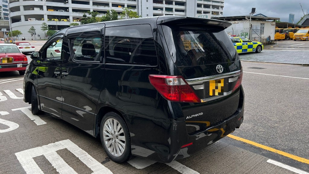 網約白牌車九龍去機場索價780元 警放蛇拘62歲司機