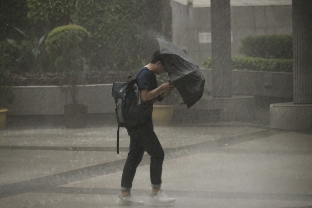 本月香港亦較正常少雨，全月總雨量為正常值的一半。資料圖片