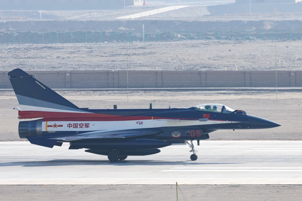 中国空军八一飞行表演队的歼-10C战机。