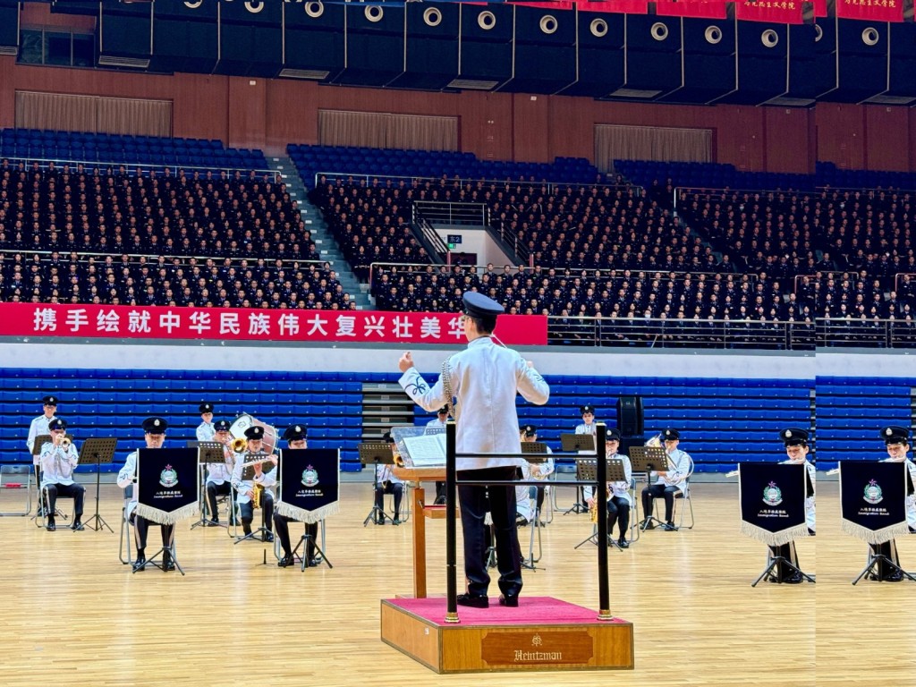 入境處樂隊的樂手人數已經壯大至約70人,演出的舞台越加宏大及多元。 入境處樂隊的樂手人數已經壯大至約70人,演出的舞台越加宏大及多元。