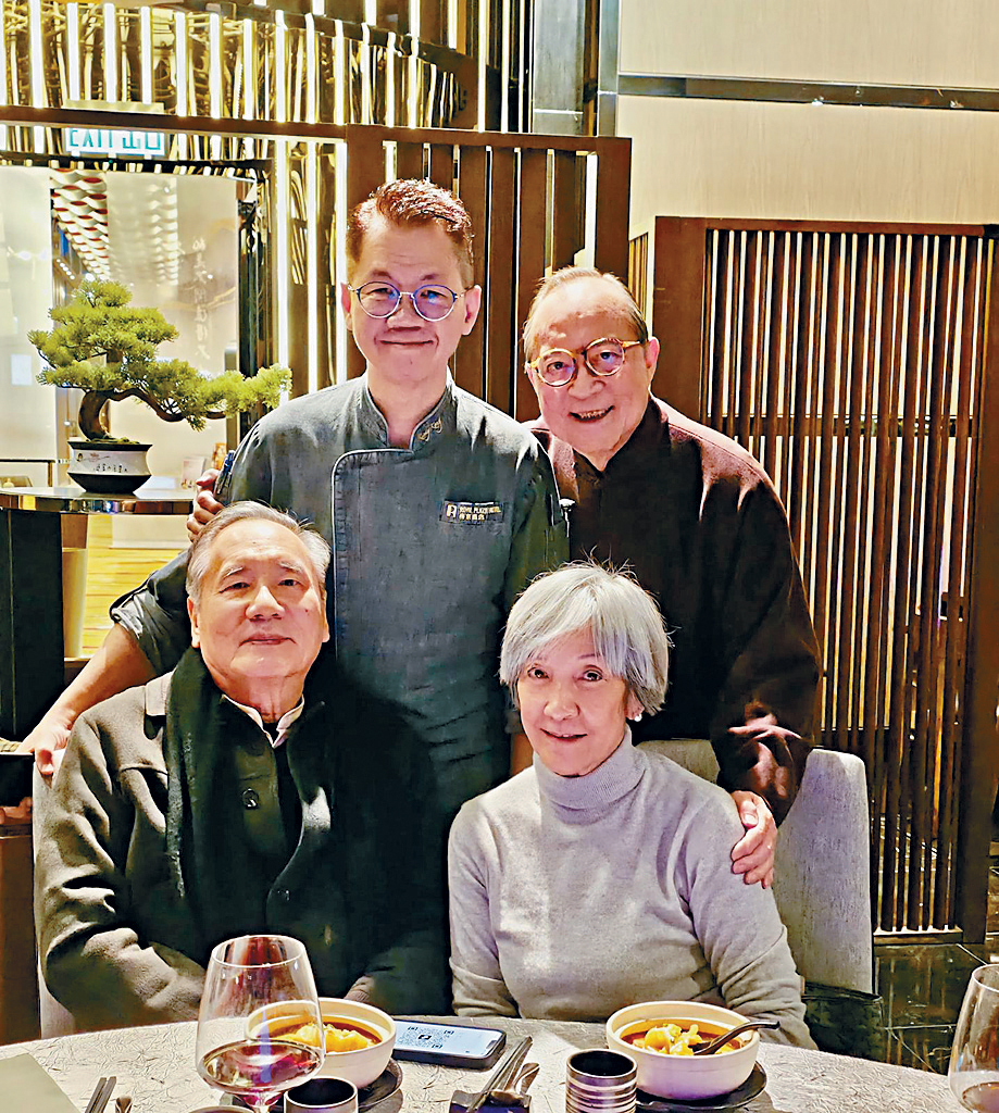 跟江大廚和高錦合照