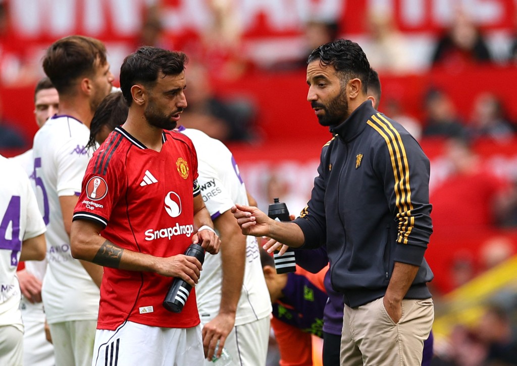 B費透露艾摩廉挽留，成為他留隊的原因之一。路透社