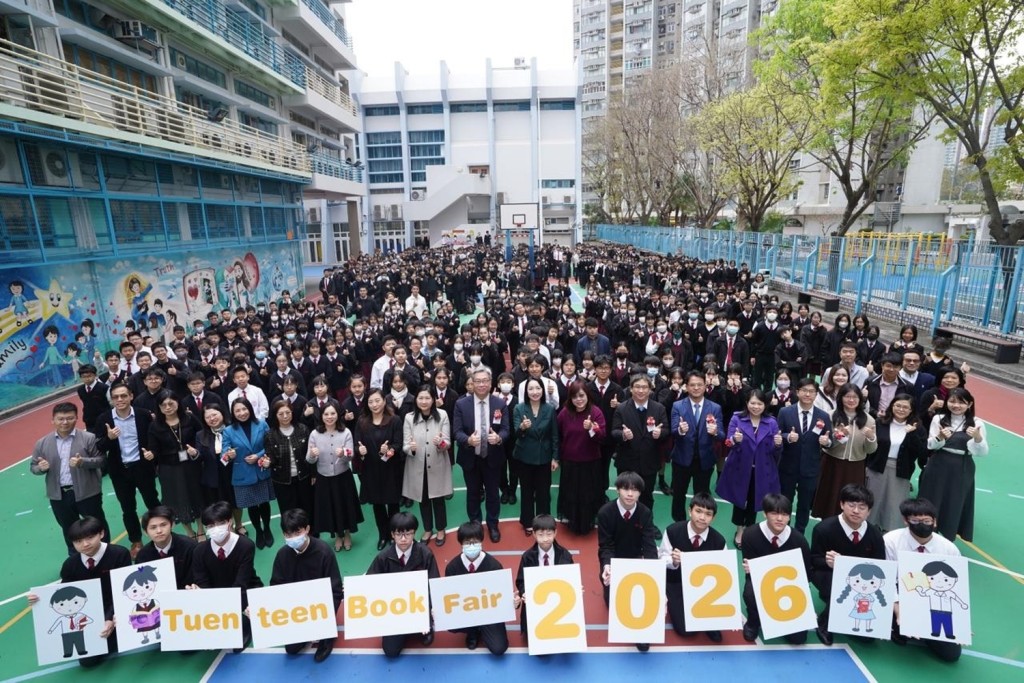 當實體書的溫度、作家分享的感動、社區共讀的氛圍,結合AI聊書的陪伴,我們更能幫助學生建立持久的閱讀習慣,守住思考的深度。(作者提供) 當實體書的溫度、作家分享的感動、社區共讀的氛圍,結合AI聊書的陪伴,我們更能幫助學生建立持久的閱讀習慣,守住思考的深度。(作者提供)