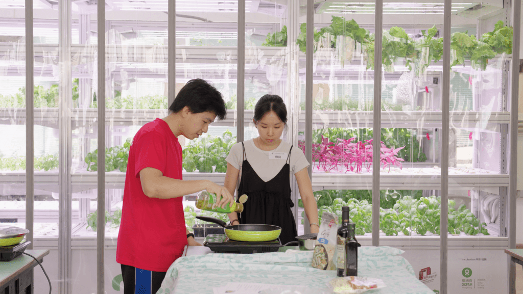 2022年至2025年間，逾7成天主教慈幼會伍少梅中學的學生參與社區服務，累計服務時數超過4000小時。受訪者提供