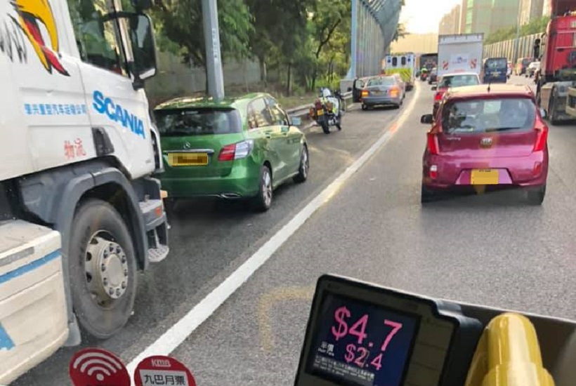 吐露港公路先後發生3宗交通意外。網民鄭家希圖片