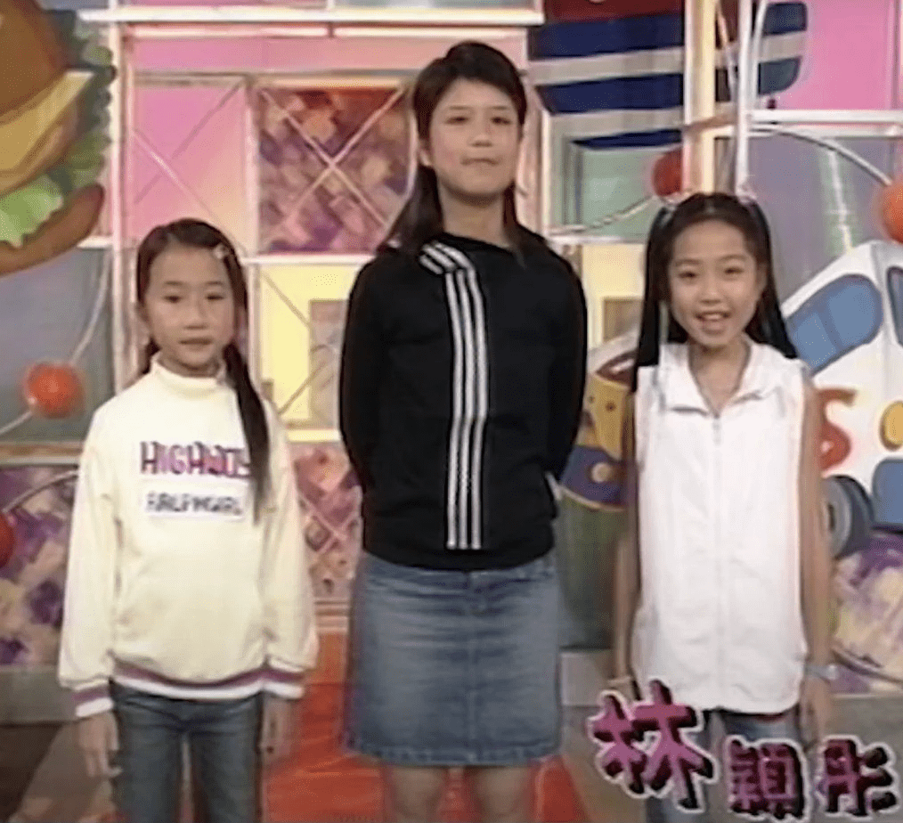 林颖彤（右）10岁时加入娱乐圈。