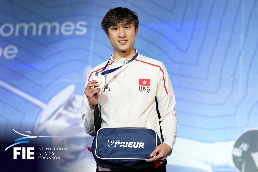蔡俊彥在男花世界盃巴黎站奪得銀牌。國際劍聯圖片 蔡俊彥在男花世界盃巴黎站奪得銀牌。國際劍聯圖片