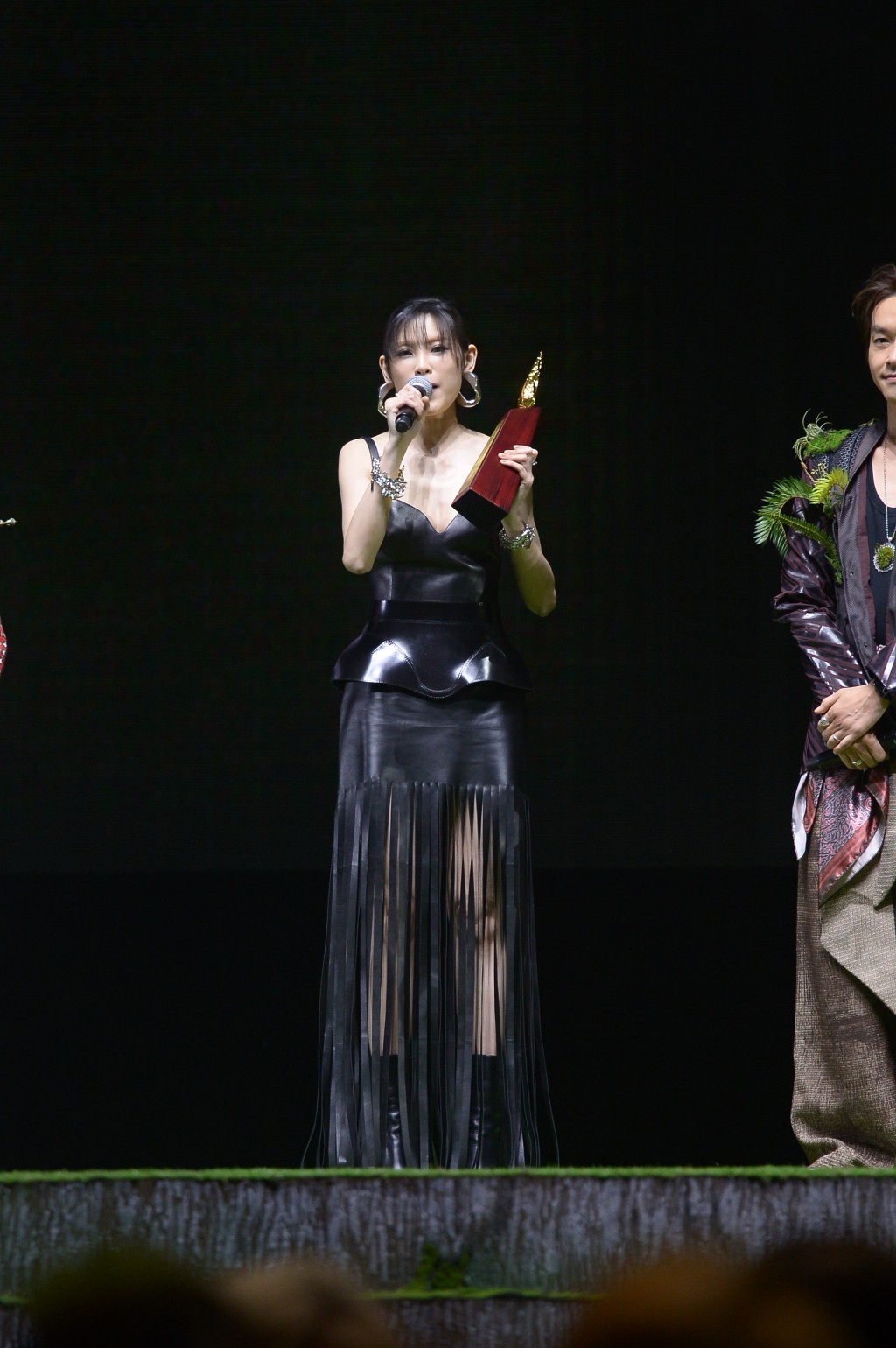 陳蕾連奪兩項女歌手獎項。