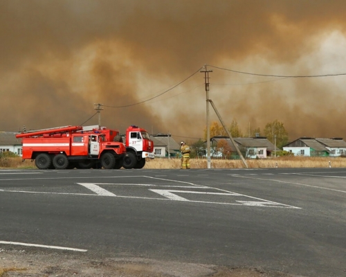 軍火庫周圍幾條村莊有數以千計的居民需要緊急疏散。AP圖片