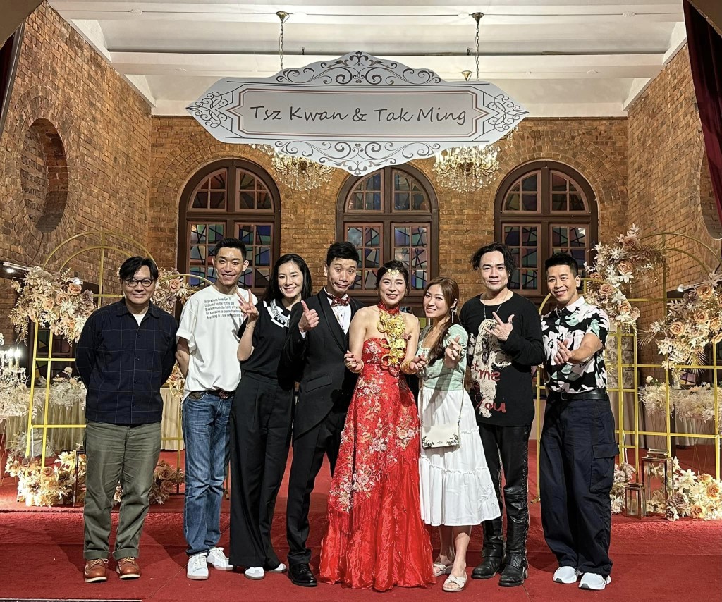 「六合彩之子」蔡国威贴上出席林紫君婚宴的相片。