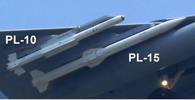 殲-10CE可以同時挂載霹靂-10和霹靂-15E。 殲-10CE可以同時挂載霹靂-10和霹靂-15E。