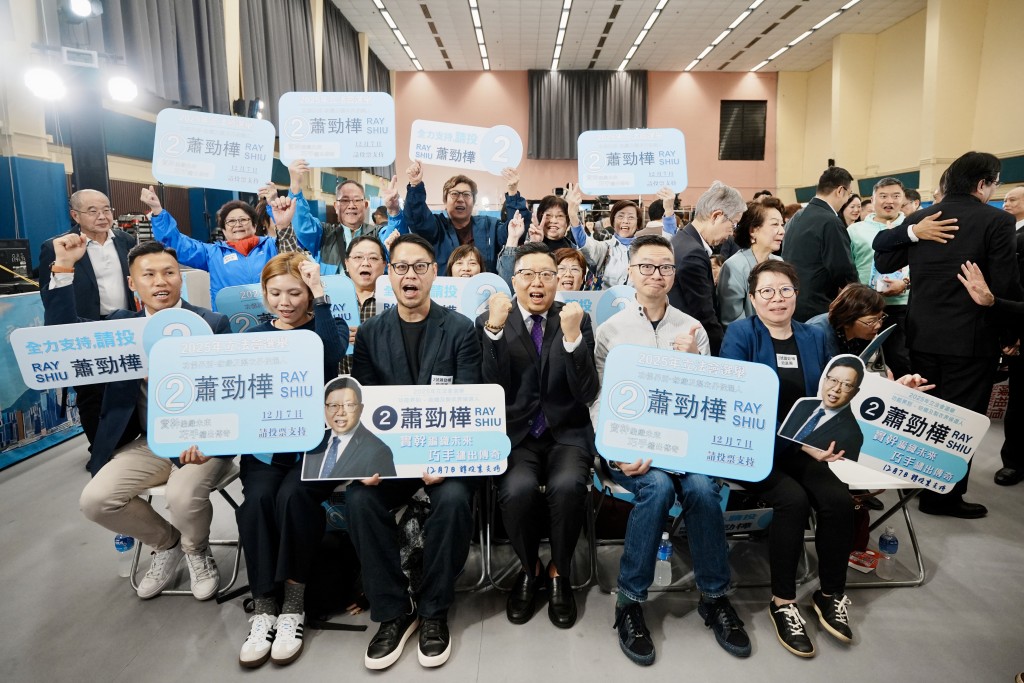 蕭勁樺指出，本地大學人才應成為香港紡織及製衣界的轉型動力。