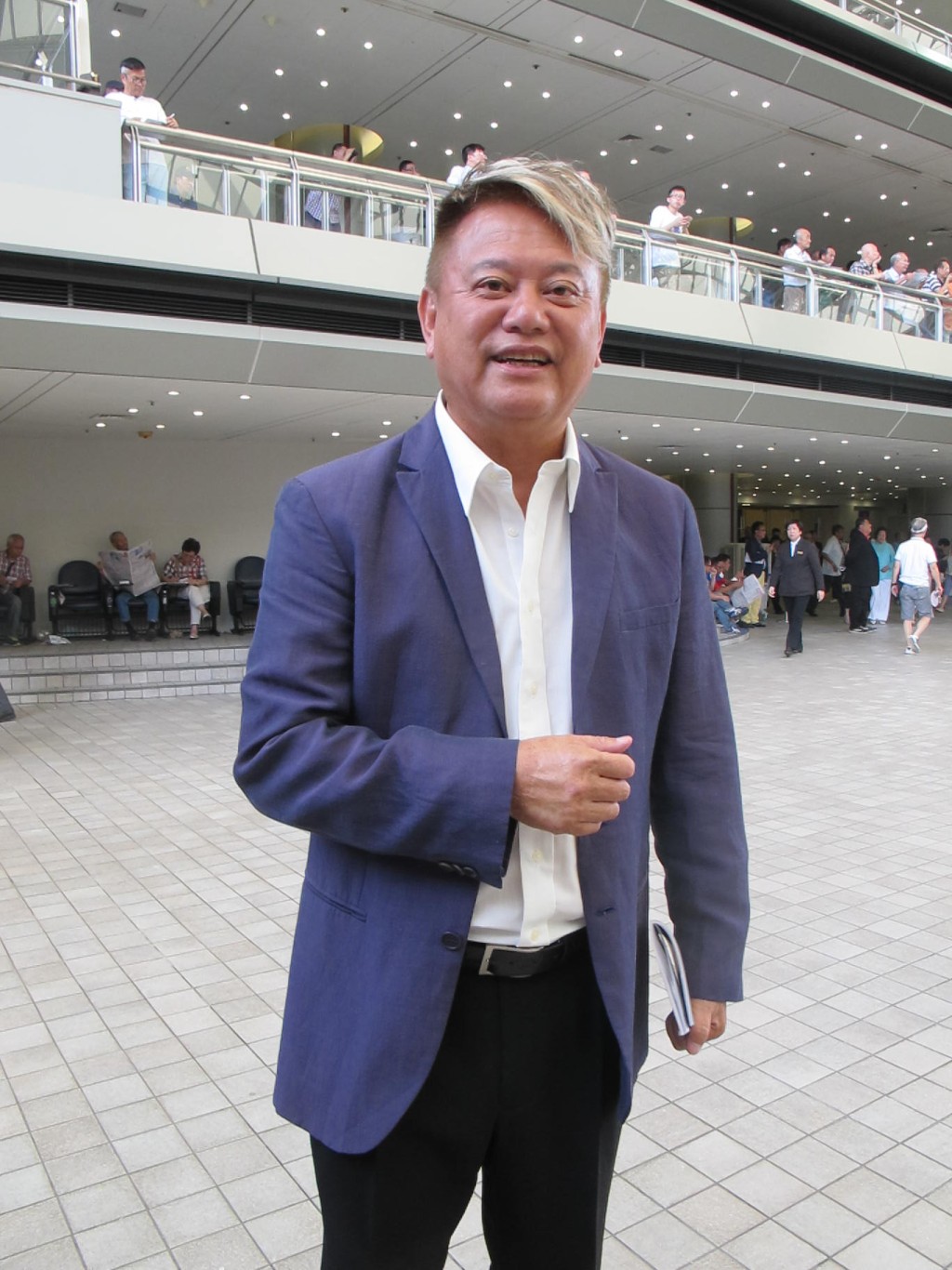 72歲的陳百祥早於70年代與朋友合資搞製衣生意，身家曾一度達2,000萬元。