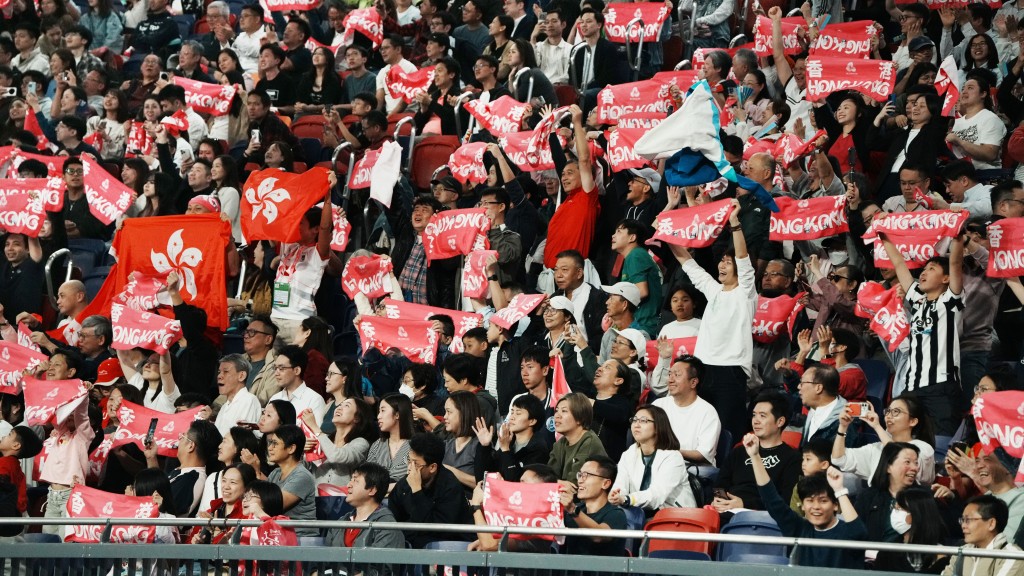 全运会︱见证港队七榄主场夺金 中学生球迷燃起「榄球梦」：想试下打！