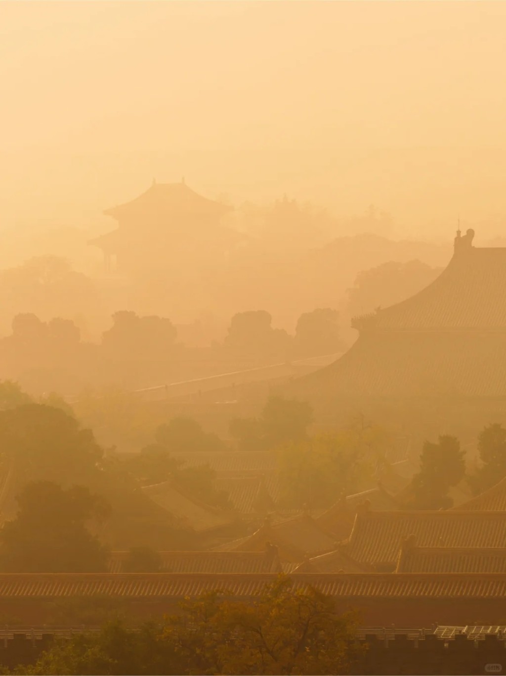 受沙塵暴影響,圓明園的春節燈會暫停。小紅書@HUI 受沙塵暴影響,圓明園的春節燈會暫停。小紅書@HUI