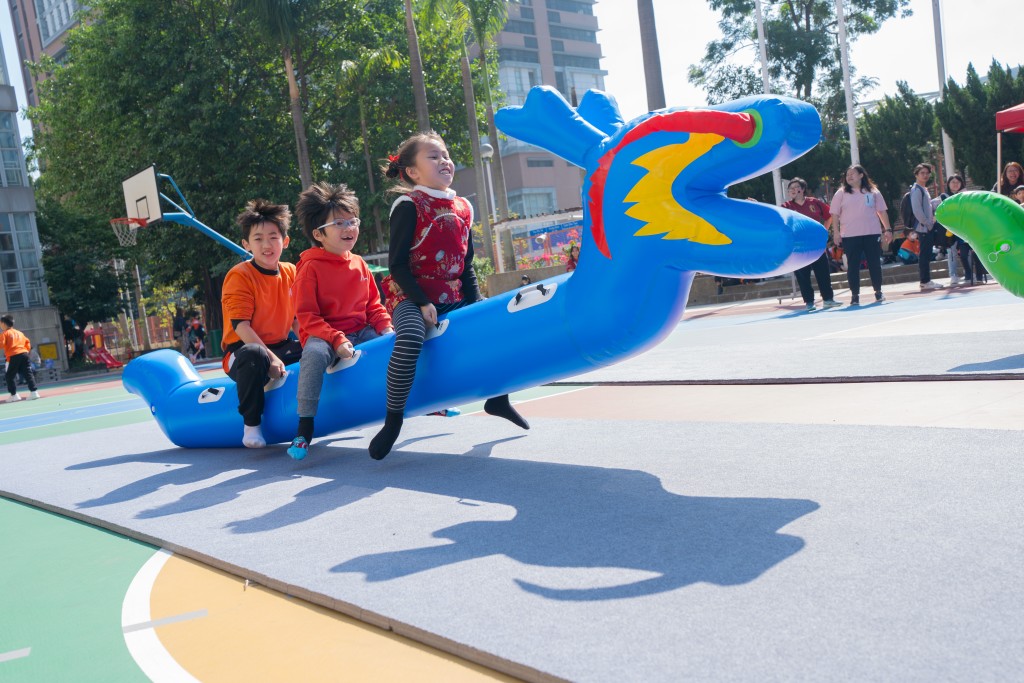 「陸上划龍舟比賽」最為吸睛！（圖片來源：受訪者提供）