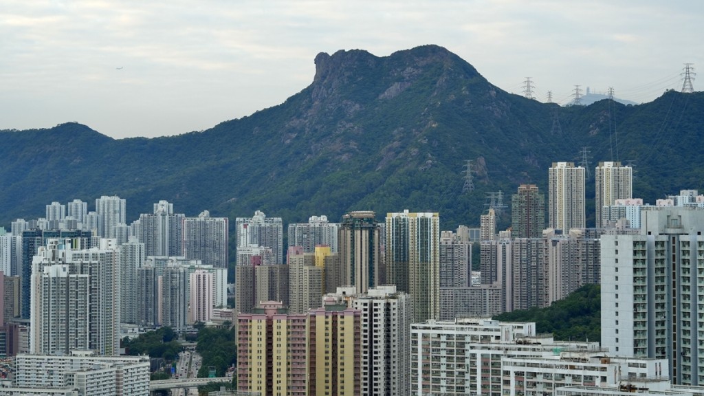 公屋平均輪候時間升至5.8年 議員：2024/25公屋供應量增 可降低輪候時間